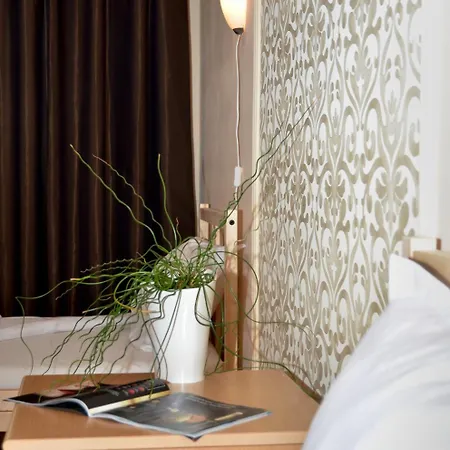 Хотел сорбона 2*