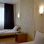 сорбона Хотел 2*